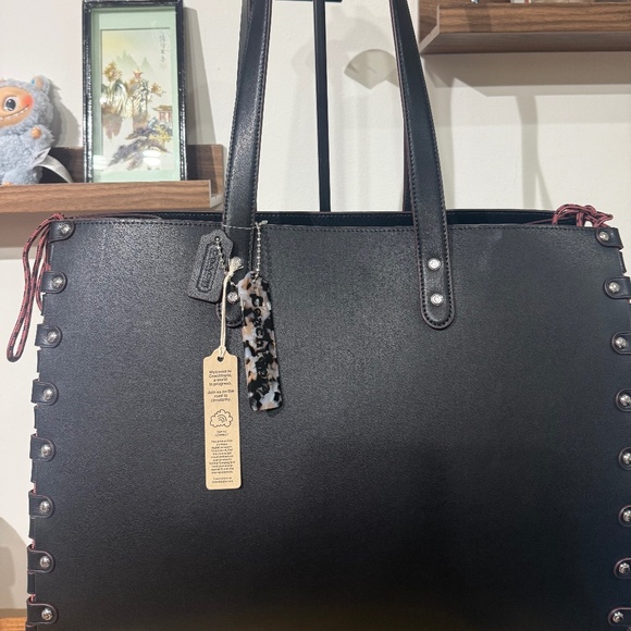 Beautiful never used Coachtopia Tote - Picture 1 of 10